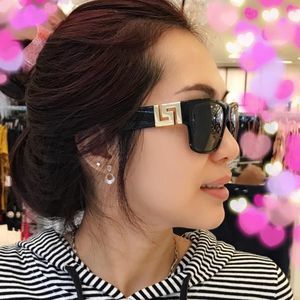 Meet your Posher, Lucy